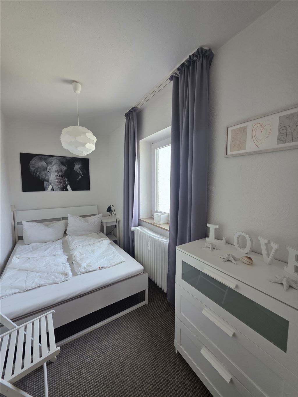 Schlafzimmer 2 mit Fenster