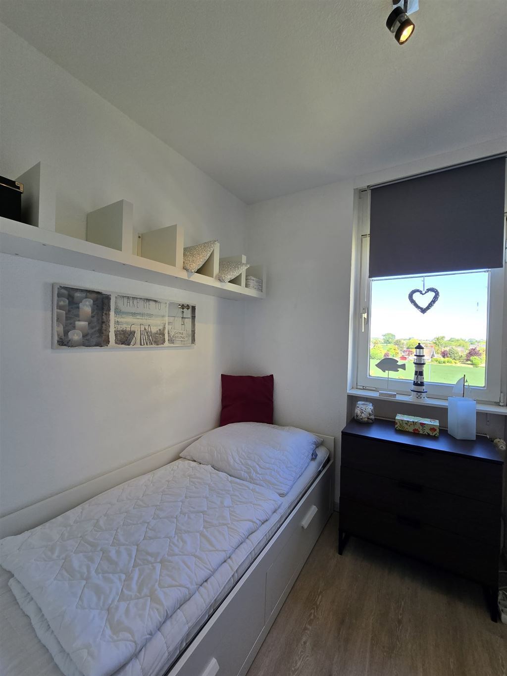 Schlafbereich mit Fenster