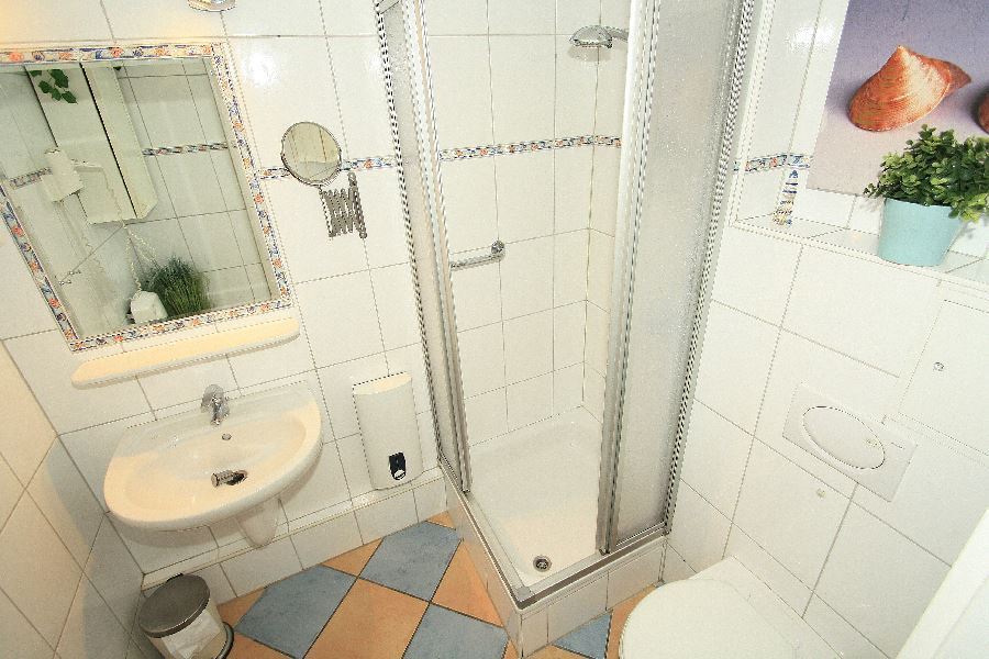 Helles Badezimmer