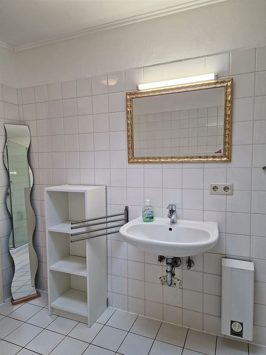 Helles Badezimmer