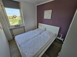 Schlafzimmer mit Fenster