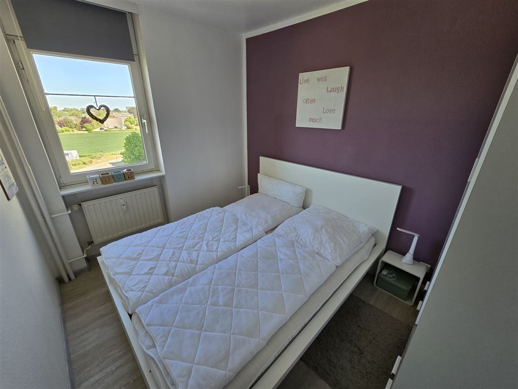 Schlafzimmer mit Fenster